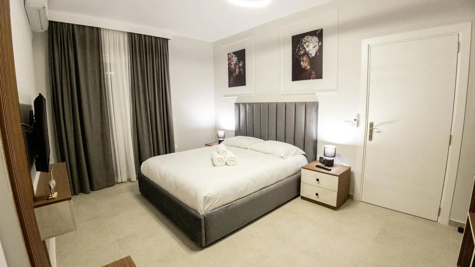 Tirana Days Free Parking Apartment 0*,