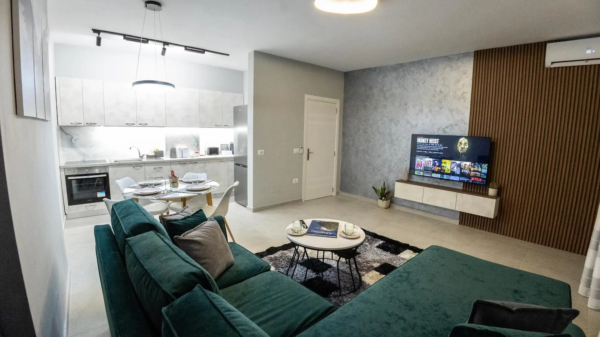 Tirana Days Free Parking Apartment 0*,  Albania