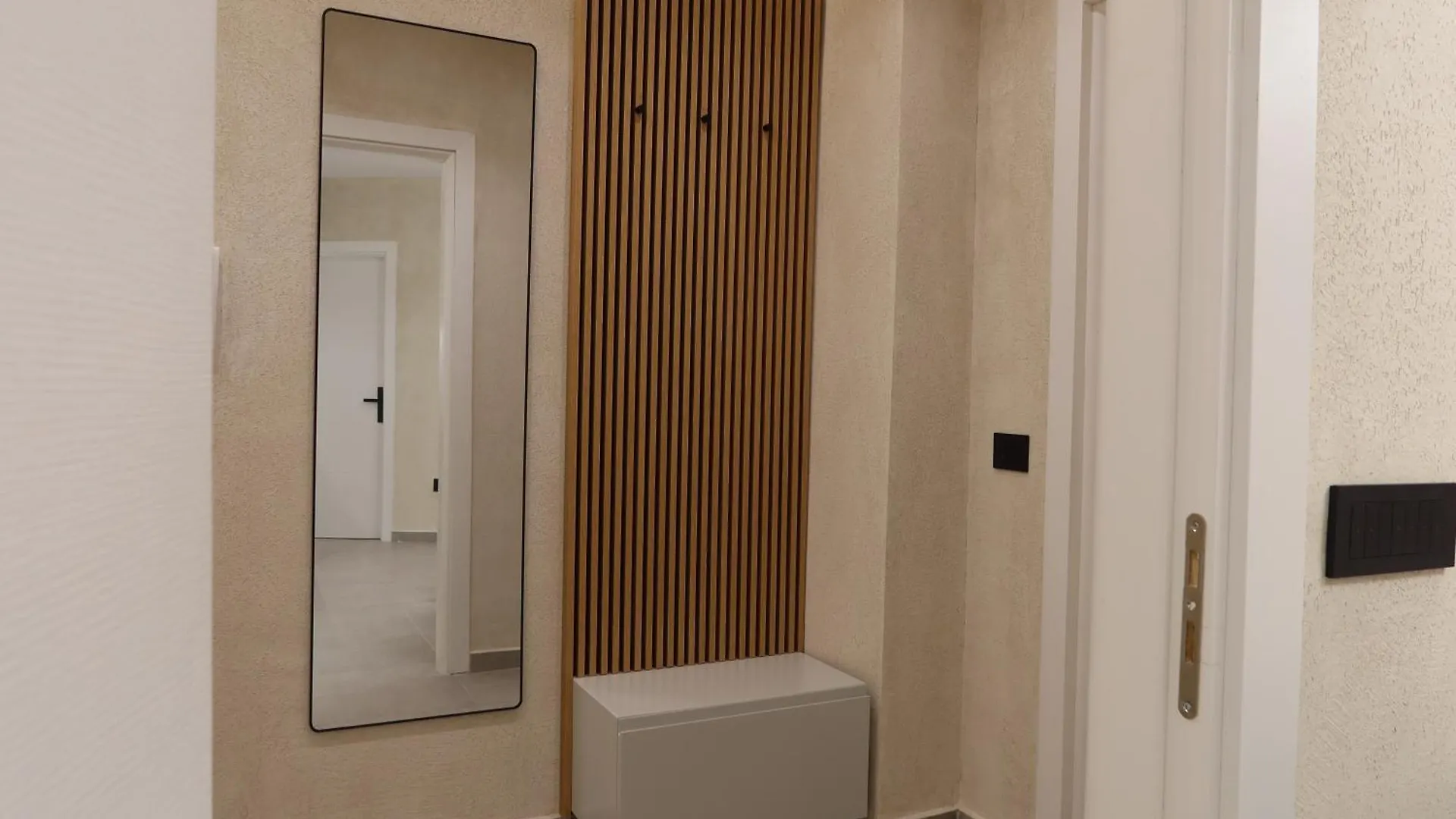 Tirana Days Free Parking Apartment Albania